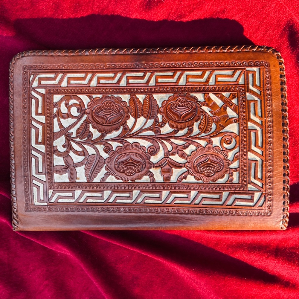 VINTAGE CONTRAST LEATHER TOOLED CLUTCH